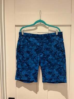 G/FORE Men's Skull & T's Camo Golf Shorts Blue Size 34